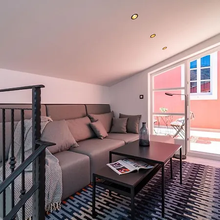 Apartament Old School *