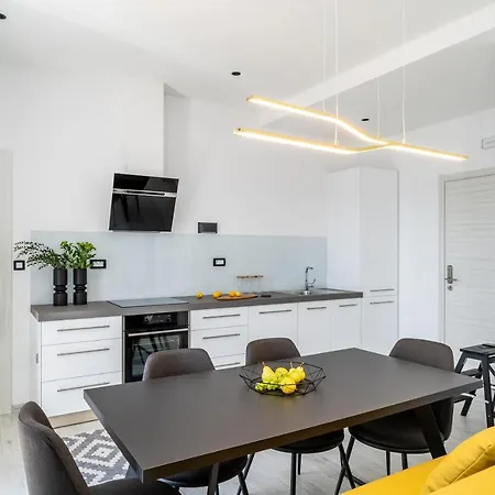 Διαμέρισμα Old School