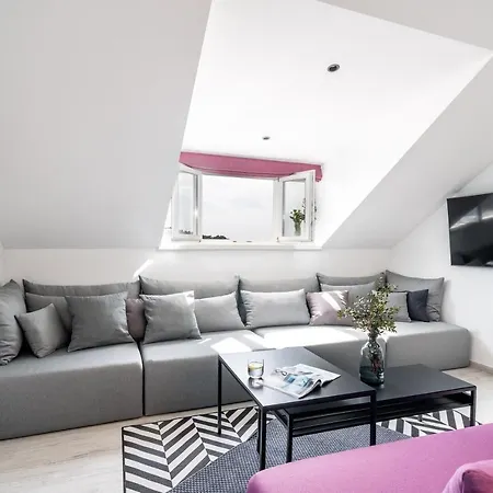 Old School Διαμέρισμα