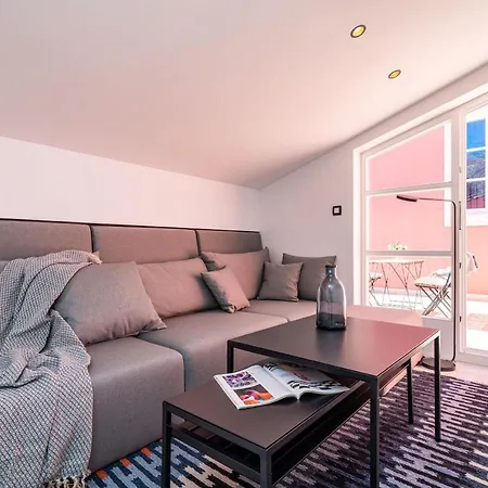 Διαμέρισμα Old School *