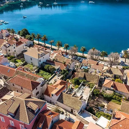 Διαμέρισμα Old School