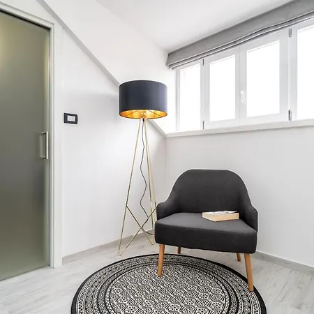 Old School Daire Cavtat